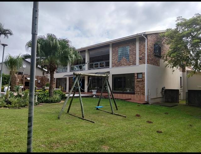 6 BEDROOM HOUSE FOR SALE IN UVONGO